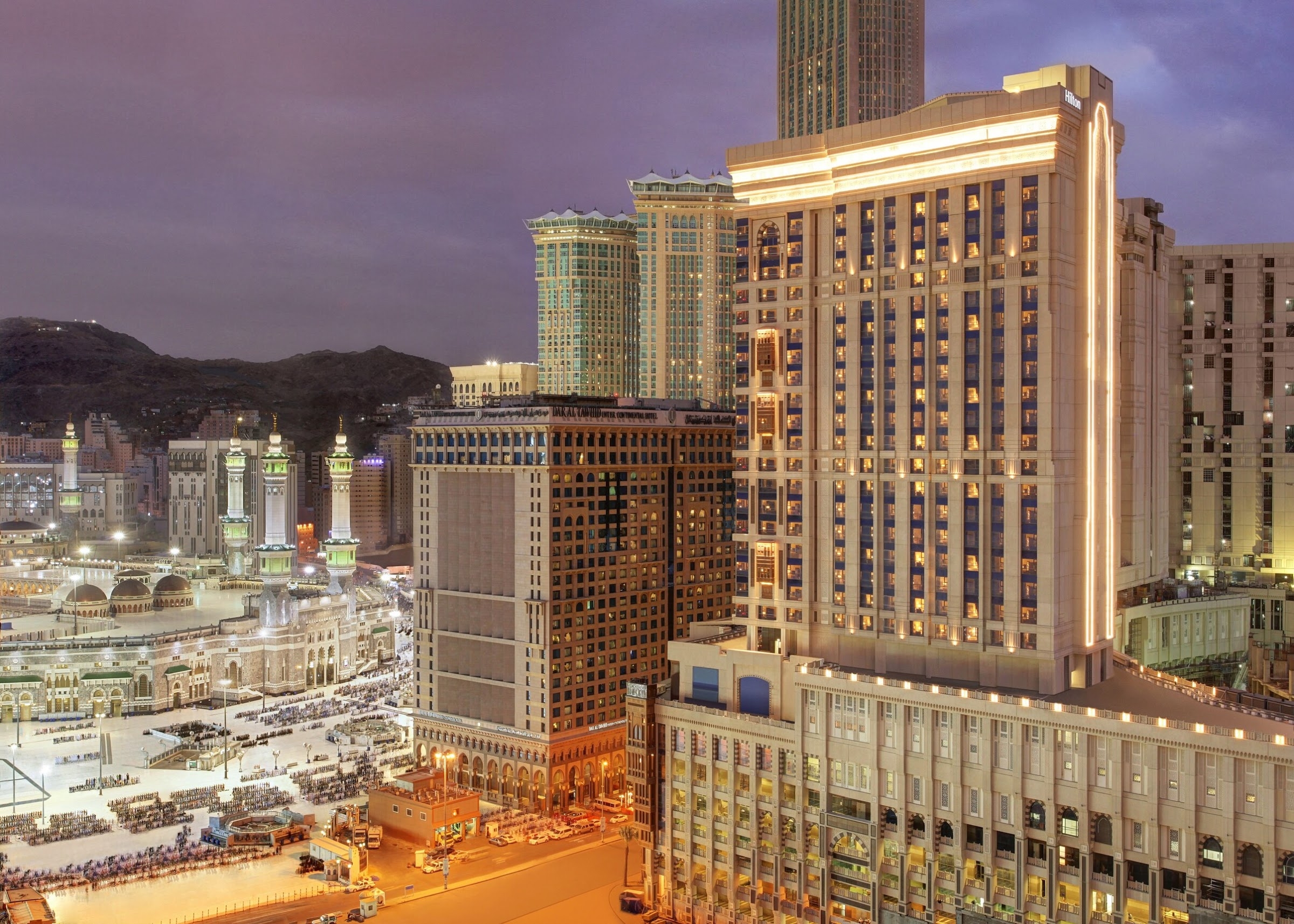 Akşam alacasında otel ve Mescid-i Haram