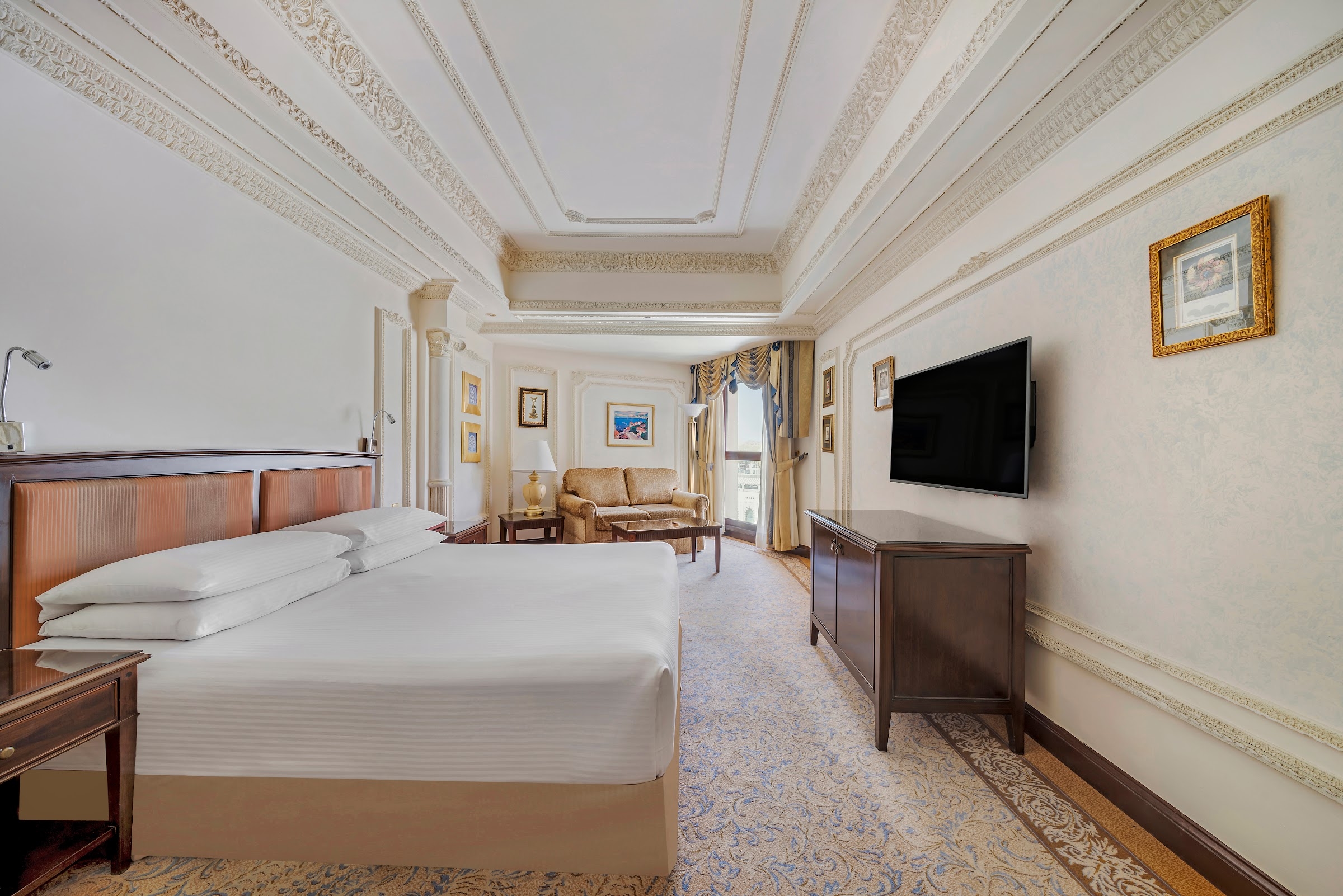 A Classic Room with a king bed