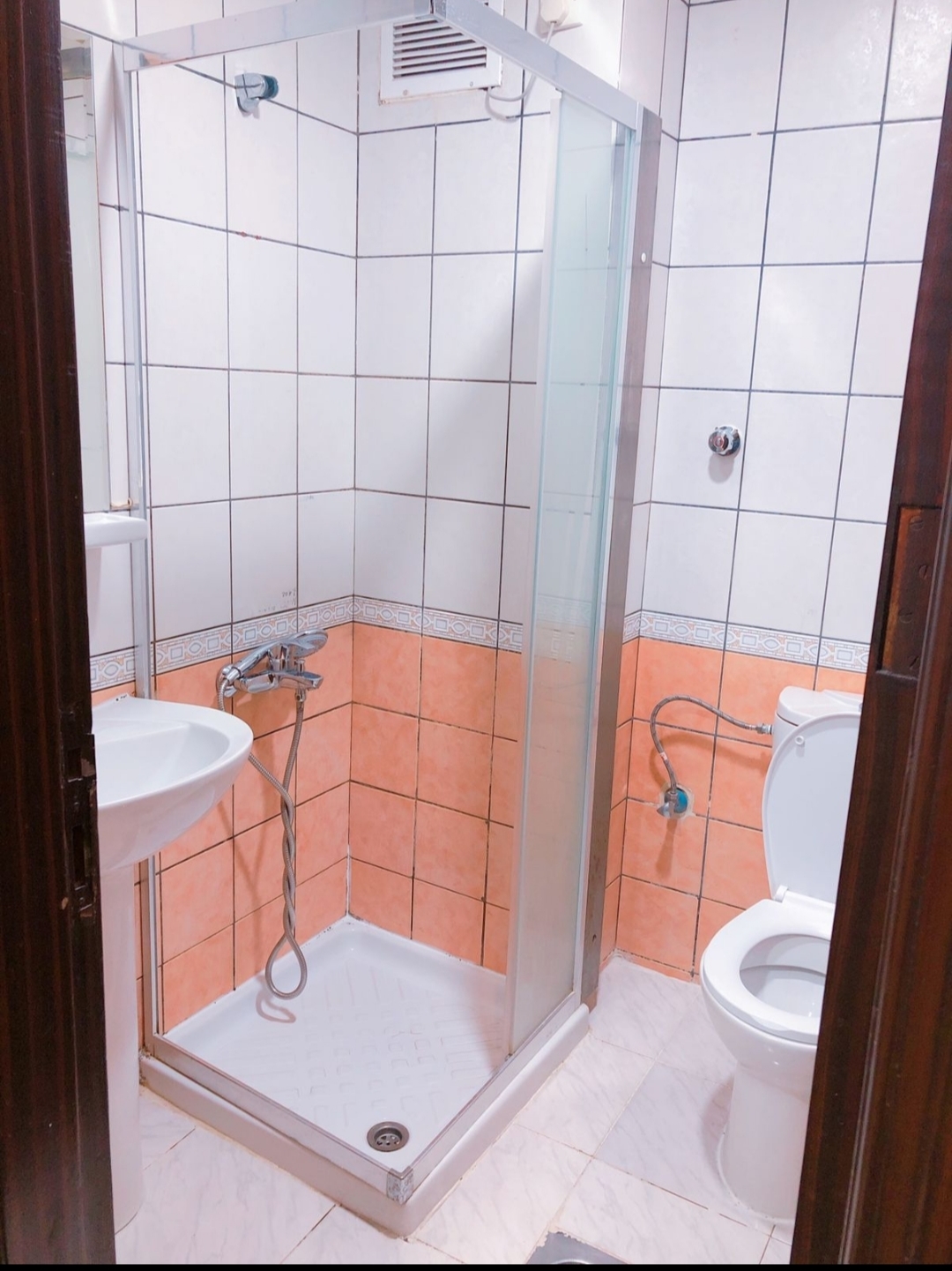 Kamar mandi salah satu kamar