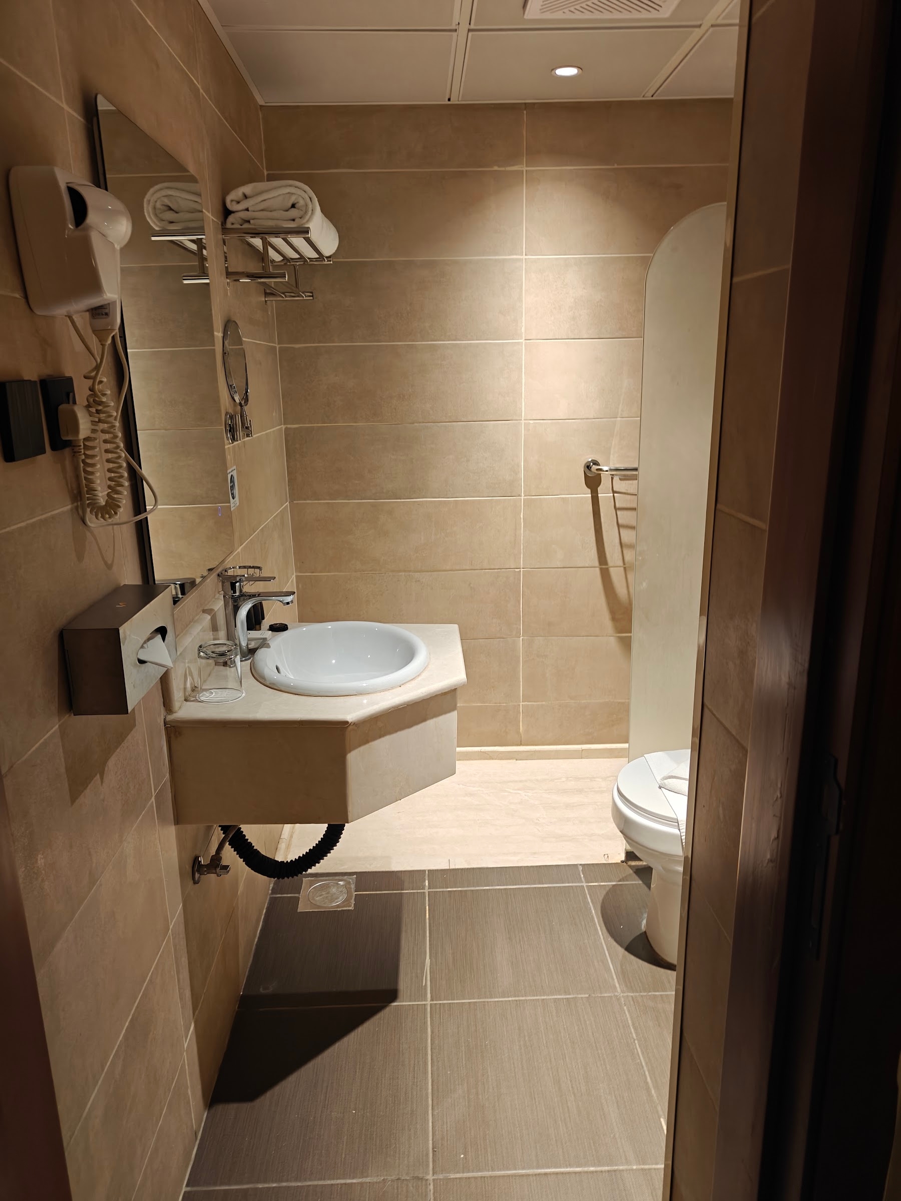 La salle de bains d'une chambre